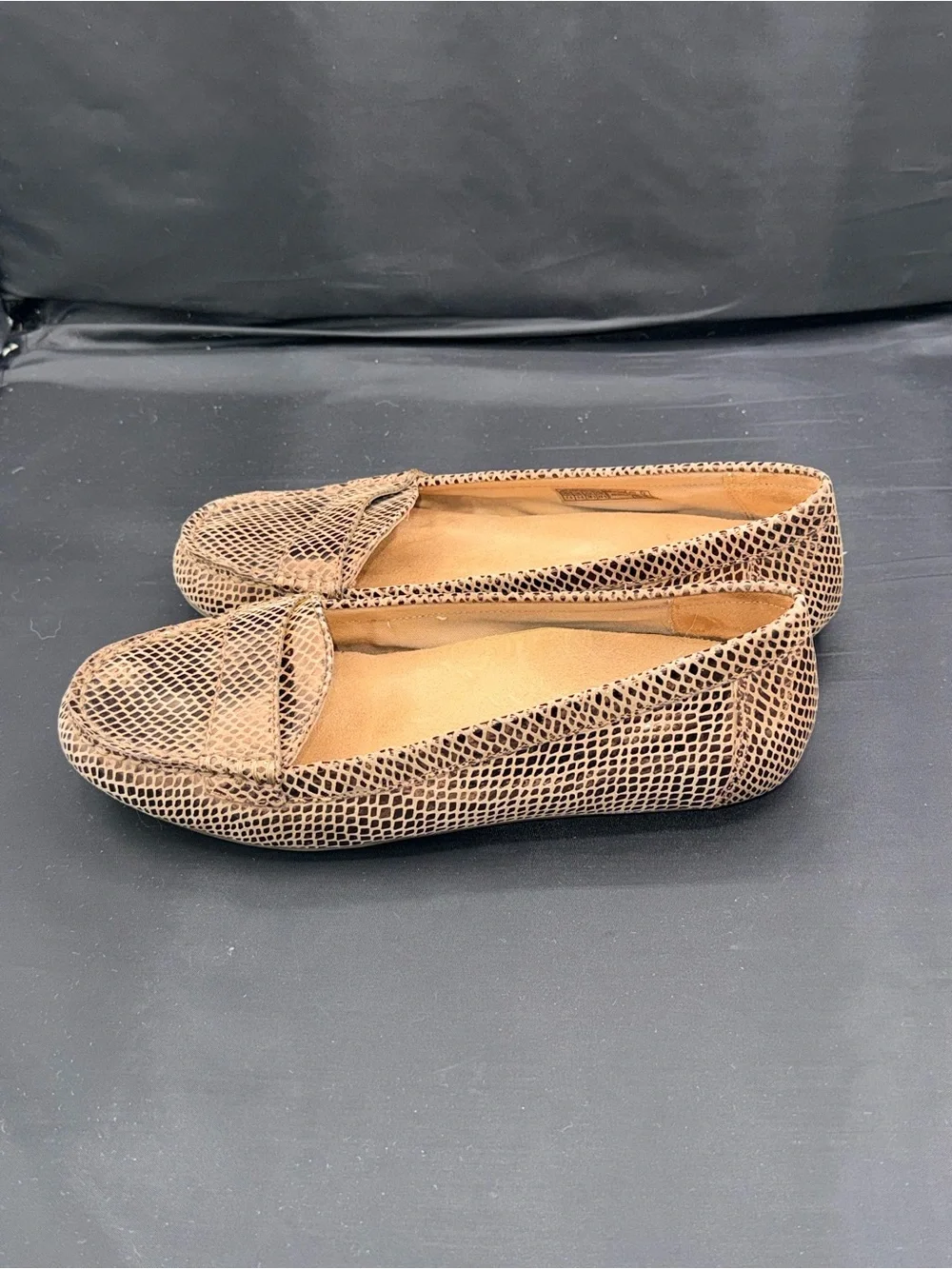 Vionic Snake Print Loafers 7.5 Brown Metallic Penny Preppy Quiet Luxury Flats